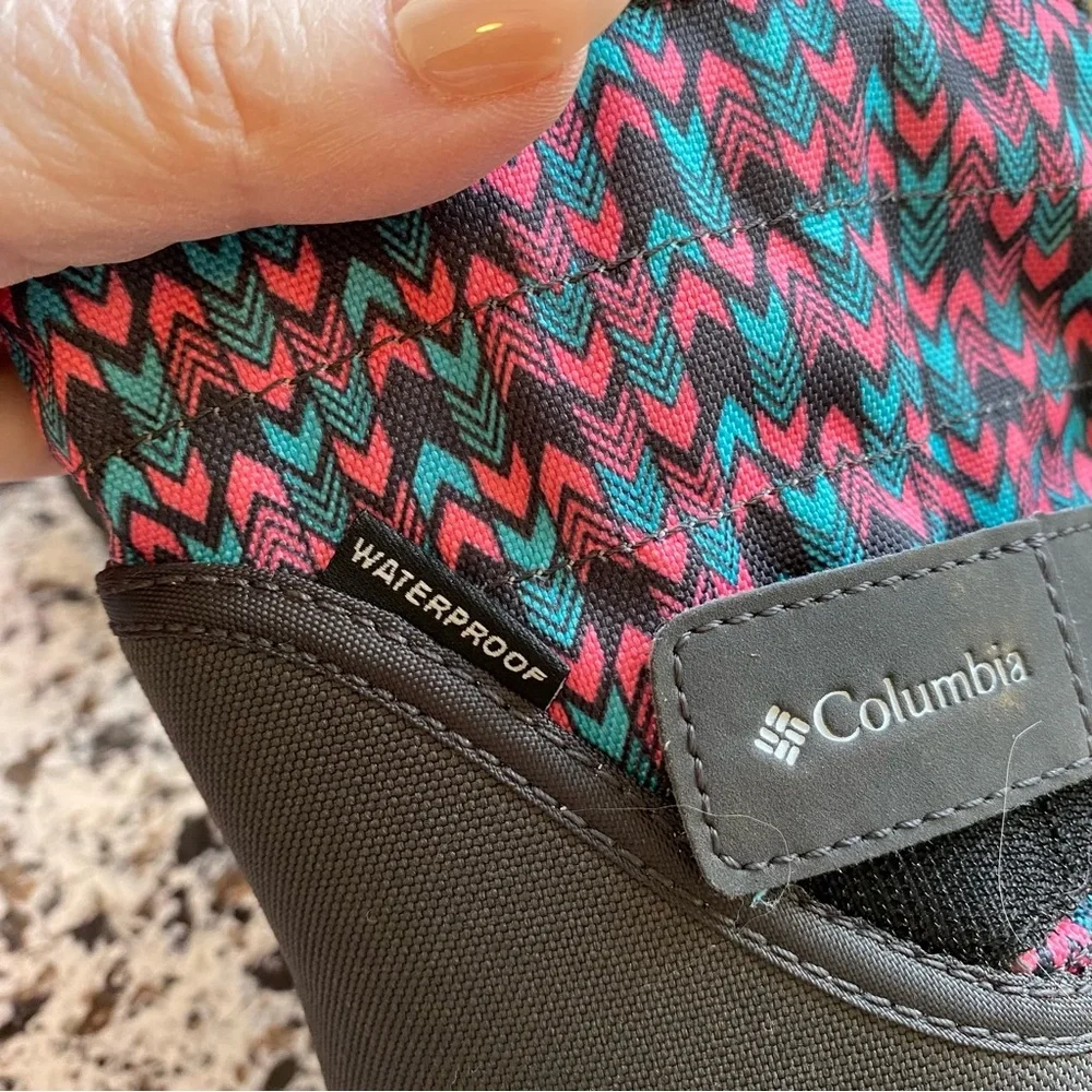 COLUMBIA Insulated Waterproof Girls Winter boots 11